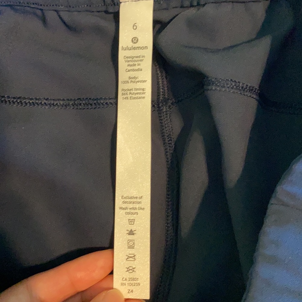NWT lululemon On the Fly Crop 23” - Picture 6 of 8